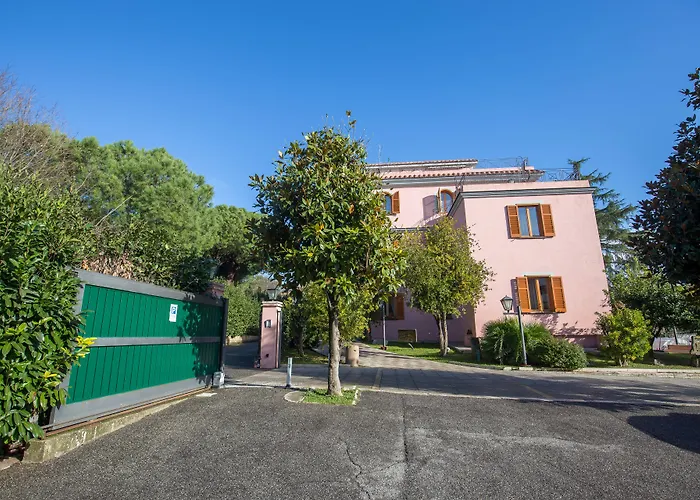 Arco Di TravertinoAlbergo